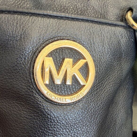 Michael Kors Fulton Leather Crossbody Shoulder purse  Slim Messenger soft - Picture 8 of 10